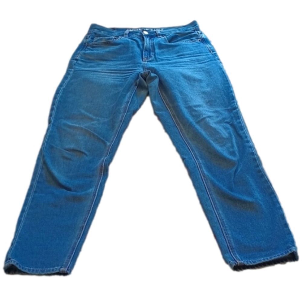 AMERICAN Eagle mom jeans size 2